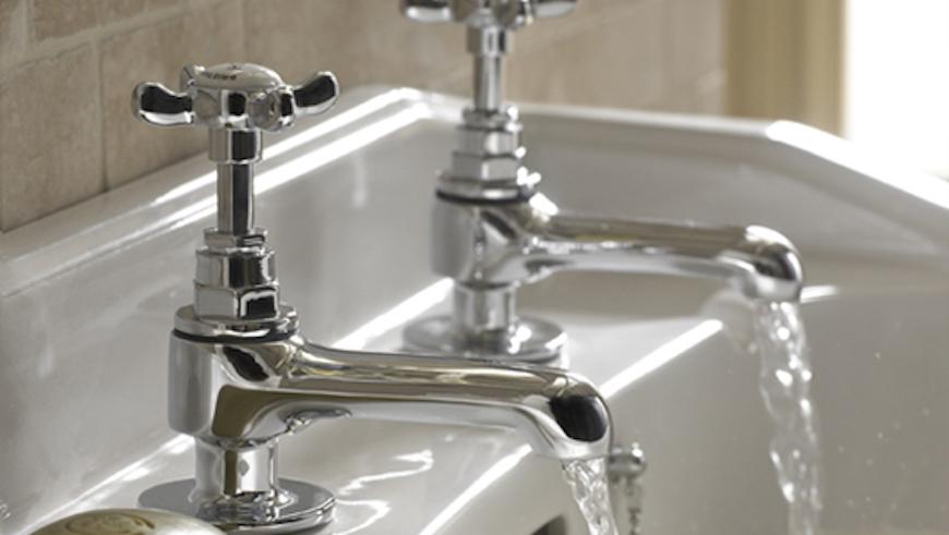installing bathroom sink taps