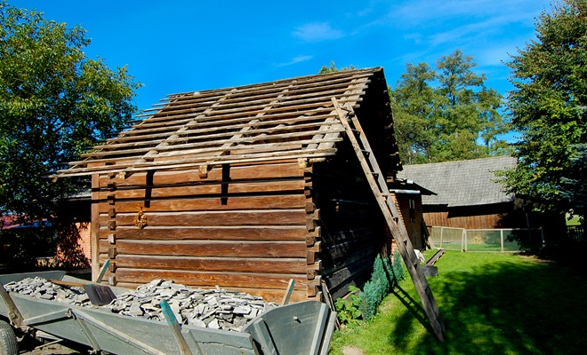 Breaking old garden office down