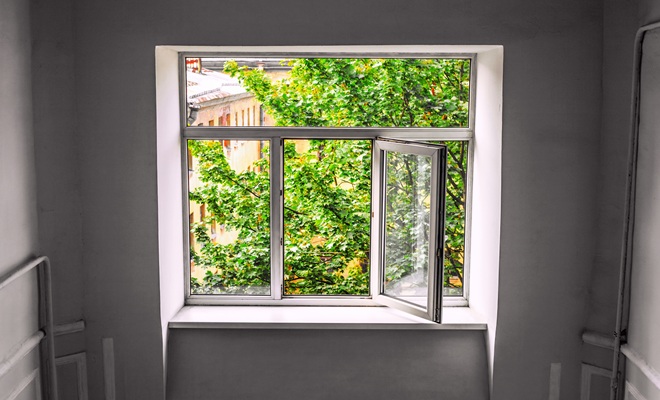 Sliding sash window