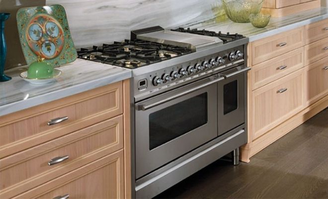 Freestanding electric cooker