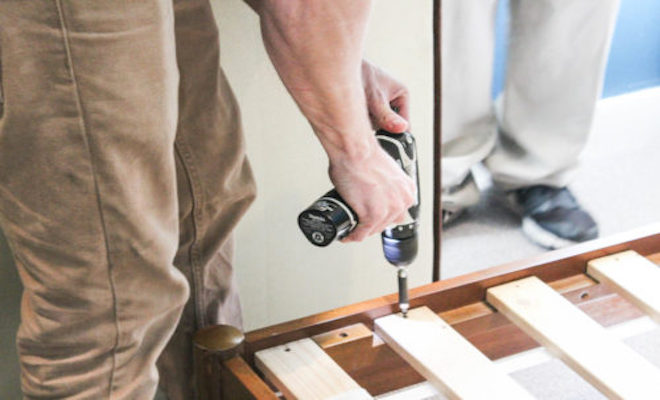 screwdriver fixing bed slats down