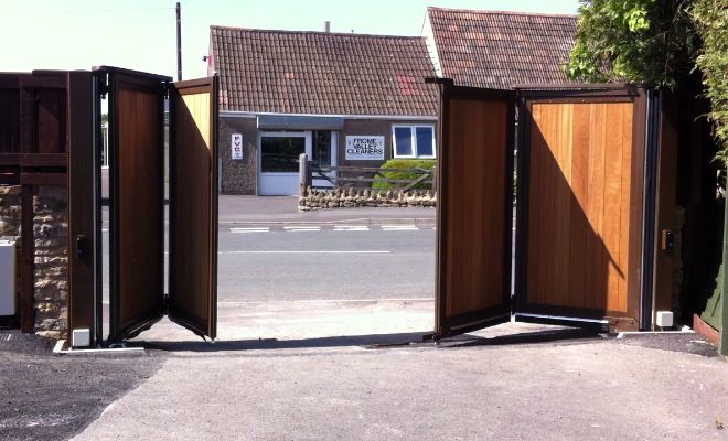 Folding electric gates