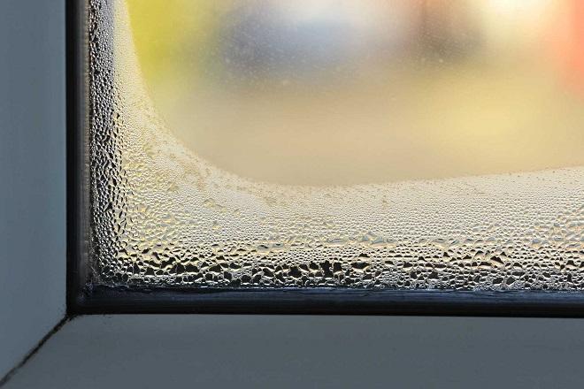  condensation sur la fenêtre 