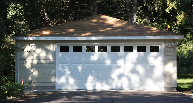 hip roof garage