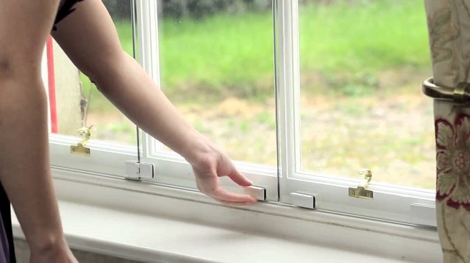 Magnetic secondary glazing